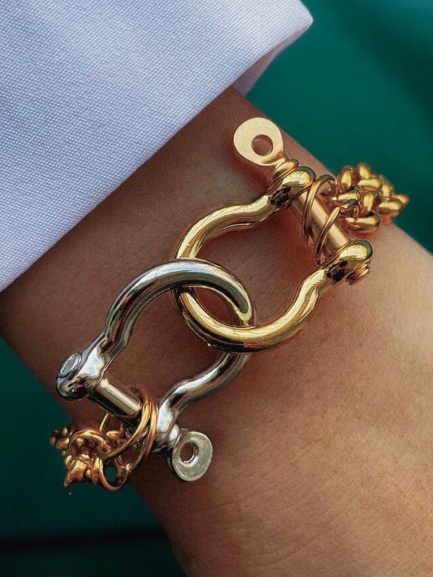 THE BRACELET