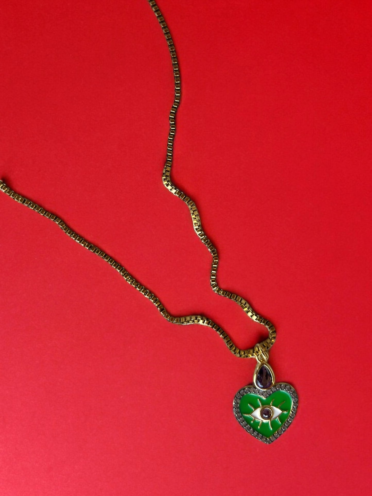 GREEN HEART NECKLACE